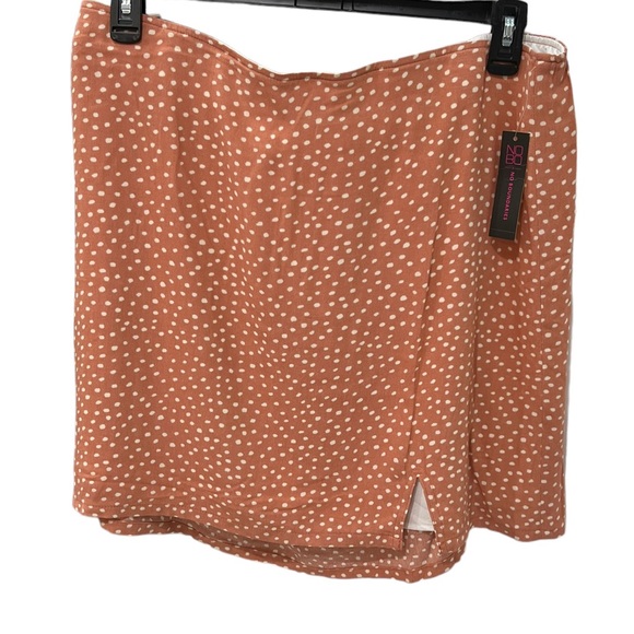 No Boundaries Dresses & Skirts - Skirt - Line Mini Skirt - NWT - polka dots - elastic waist BOX26